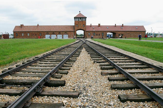 Auschwitz-Birkenau and Wieliczka Salt Mine Day Tour from Krakow with private car - Auschwitz-Birkenau: what you’ll face and how the tour handles it