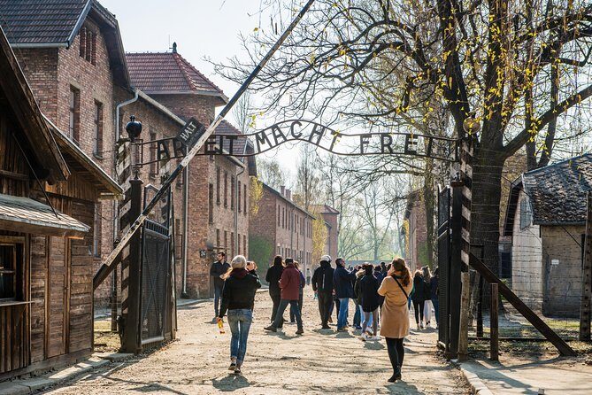 Auschwitz Birkenau and Wieliczka Salt Mine Guided Full Day Tour - Auschwitz I: plan for security, then let the guide set the tone