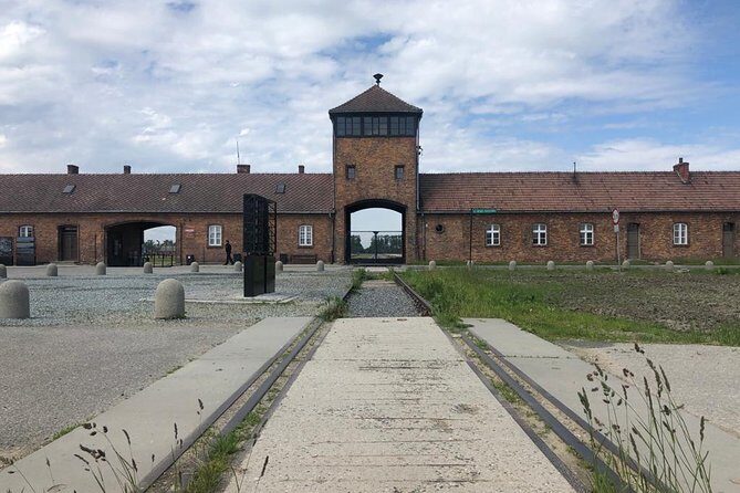 Auschwitz-Birkenau and Wieliczka Salt Mine Museum Guided Tour from Krakow - The skip-the-line value at Auschwitz and Wieliczka