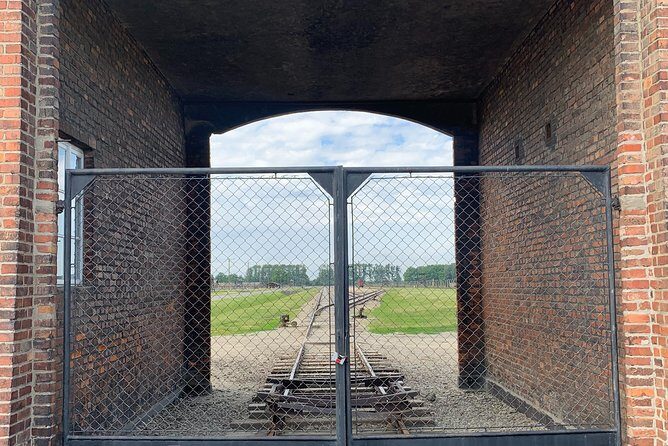 Auschwitz-Birkenau guided tour from Krakow - private car - Auschwitz I: the route you’ll walk and what you should expect