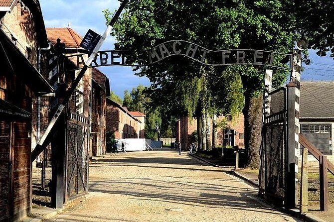 Auschwitz-Birkenau guided tour from Krakow with a private transport - Headphones, pacing, and why the guide matters so much