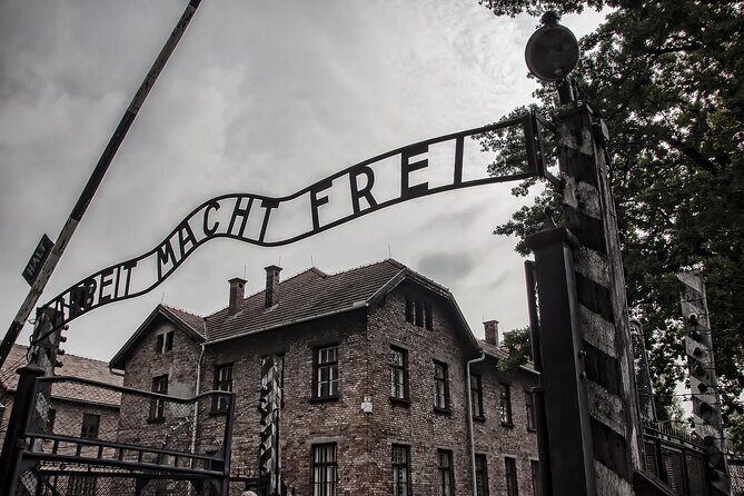 Auschwitz-Birkenau - Skip the Line Tickets - Auschwitz I: how the first 1.5–2 hours are meant to land