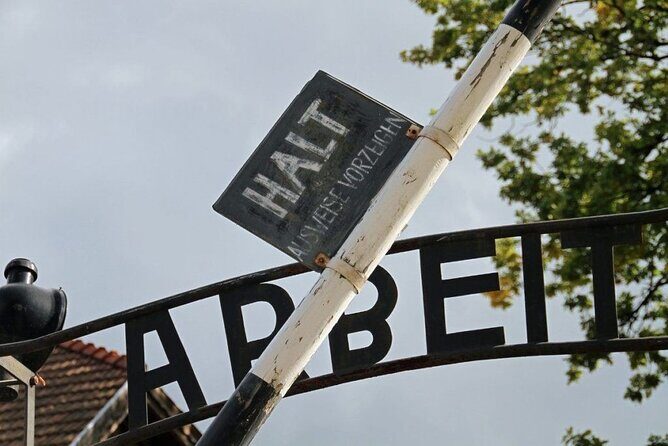 Auschwitz day tour from Warsaw by private car with lunch - Morning Transfer From Warsaw: Why the Pickup Really Matters