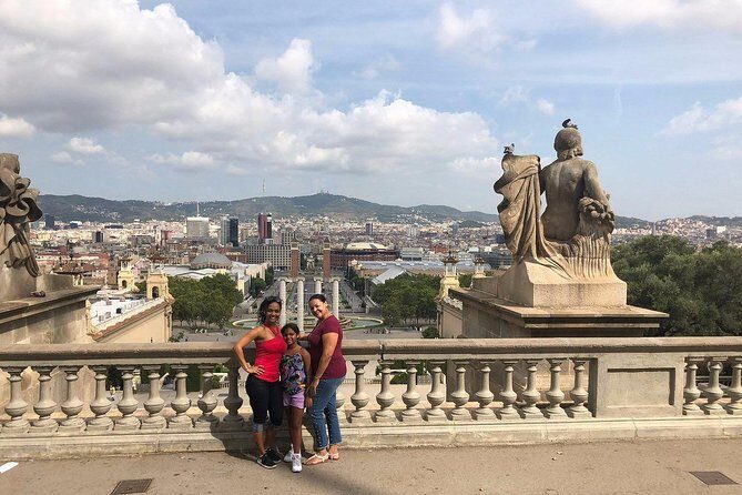 Barcelona City Tour: Gothic Pedrera, Sagrada Familia & Park Güell - Key highlights to clock right away