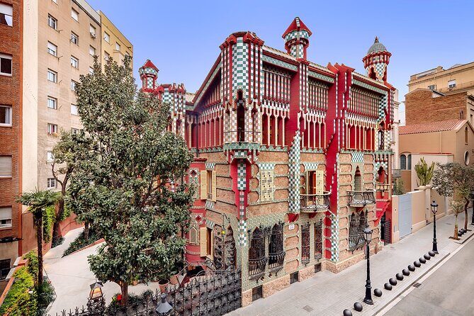 Barcelona Full Day: Sagrada Familia and the 3 Gaudí Houses - Casa Batlló: symbolism you’ll actually remember