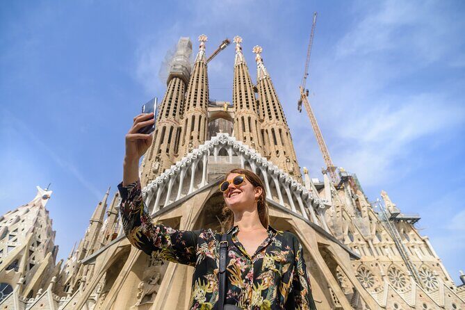 Barcelona Gaudi and Sagrada Familia Tour - Casa Milà (La Pedrera): Gaudi’s demands and the weirdness that makes sense