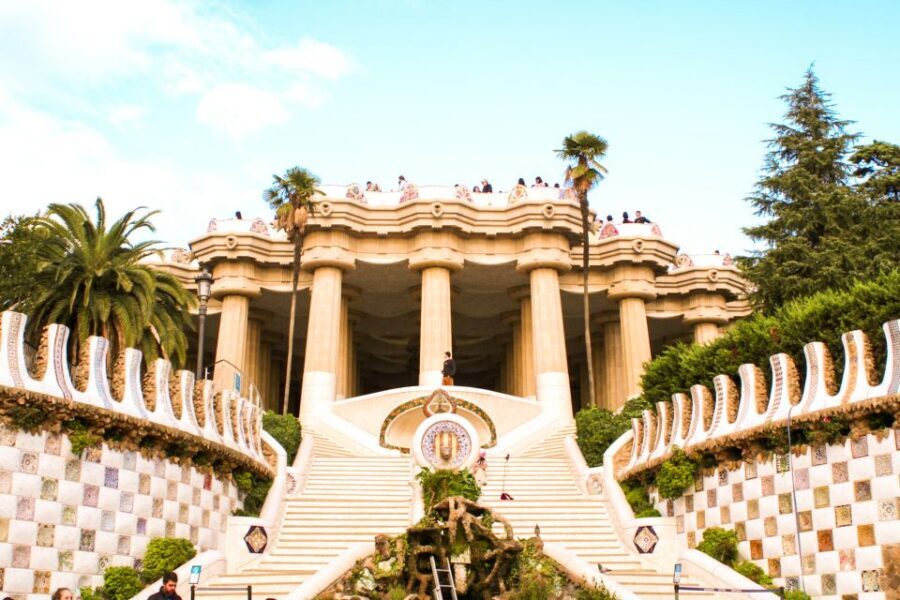 Barcelona: Park Güell & La Sagrada Familia Tickets and Tour - Sagrada Família: Four Façades Outside, Five Aisles Inside