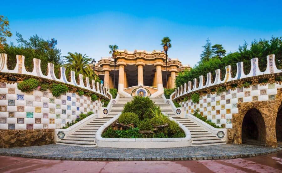 Barcelona: Sagrada Familia and Park Guell Small-Group Tour - Hotel pickup and fast-track entry: the real value move