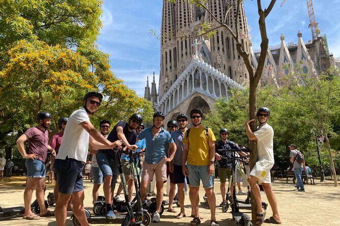 Barcelona Sagrada familia Electric Scooter or E-Bike Tour - Where you meet: easy start, clear endpoint