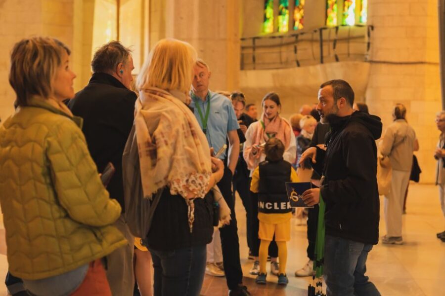Barcelona: Sagrada Familia Skip-the-Line Guided Tour - Outside façades: what to notice when the building is huge