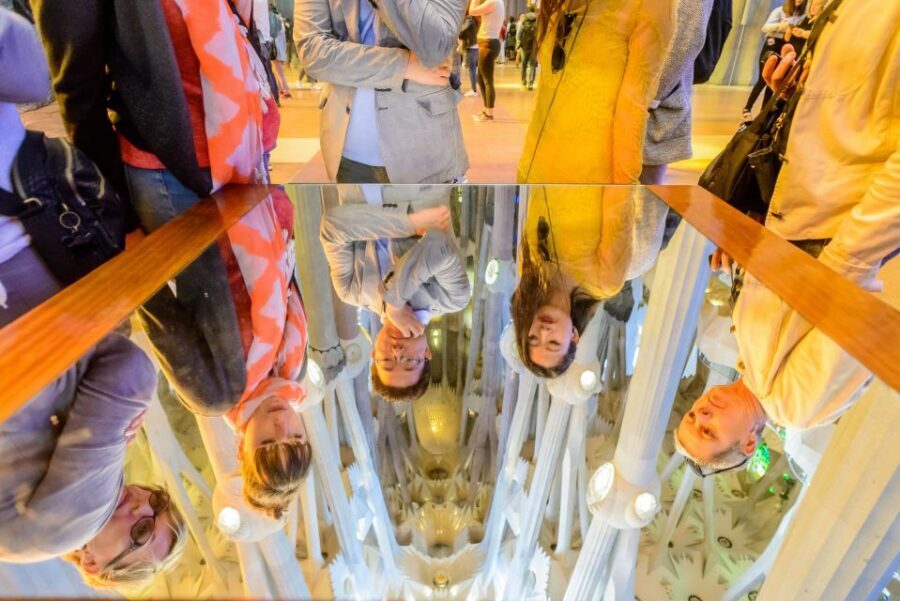 Barcelona: Sagrada Familia Tour & Optional Tower Visit - Practical tips to make your day go smoothly
