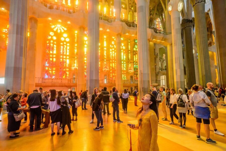 Barcelona: Sagrada Familia Tour & Optional Tower Visit - Museum Gaudí under the basilica: why this stop changes your visit