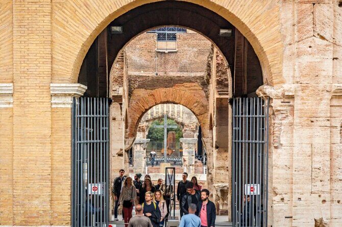 Best of Rome: Vatican & Colosseum Guided Tour - Vatican Museums and Sistine Chapel: what you gain with a guide
