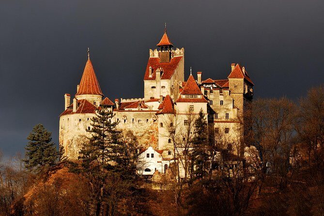 Bran Castle Entry Tickets - Entering Dracula’s Castle: where the crowd bottleneck can still happen