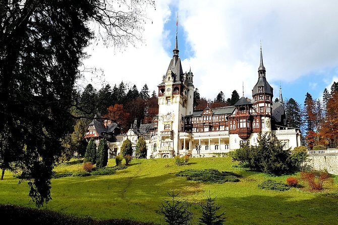Bran (Dracula) Castle, Peles Castle, Brasov City - Private Tour - Who should book this tour (and who should think twice)