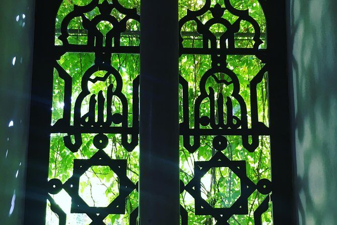 Cathedral and Real Alcàzar in Italian - Listening, Pace, and a Small Group That Stays Human