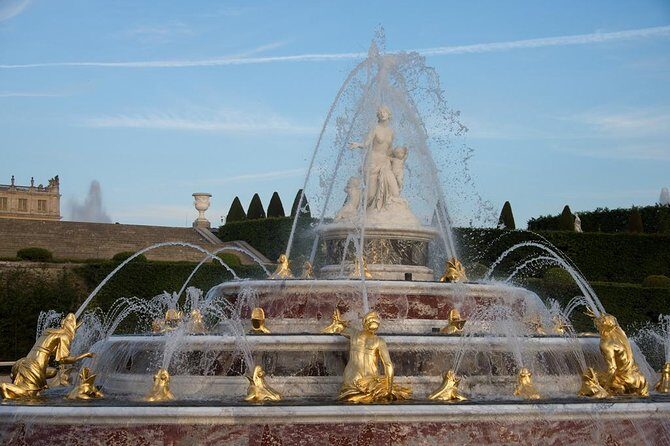 Chartres and Versailles Private Full-day tour - Versailles Gardens: Big Space, Smarter Time