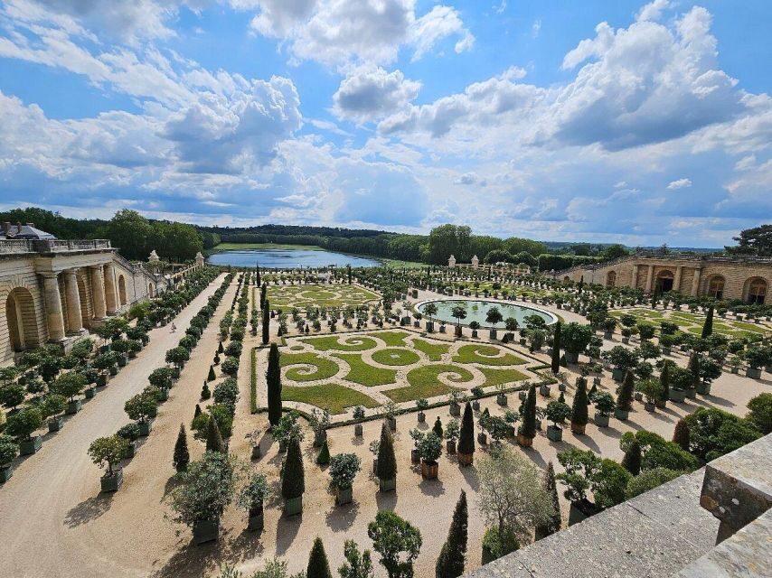 Chateau de Fontainebleau & Chateau de Versailles - Versailles Gardens by André Le Nôtre: Trianon, Bosquets, Sculptures, and the Orangerie