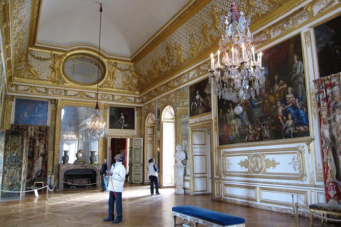 Château of Versailles and Marie Antoinette's Petit Trianon Private Tour - Stop 3: Petit Trianon and Le Hameau de la Reine, Marie Antoinette’s “escape hatch”