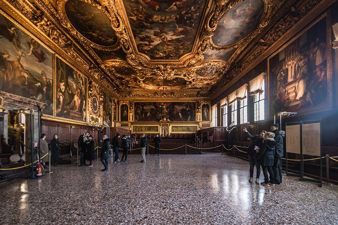 Classic Venice: Doge's Palace, St. Mark's Basilica & Terrace - Bridge of Sighs and the prisons: the darker thread of the same story