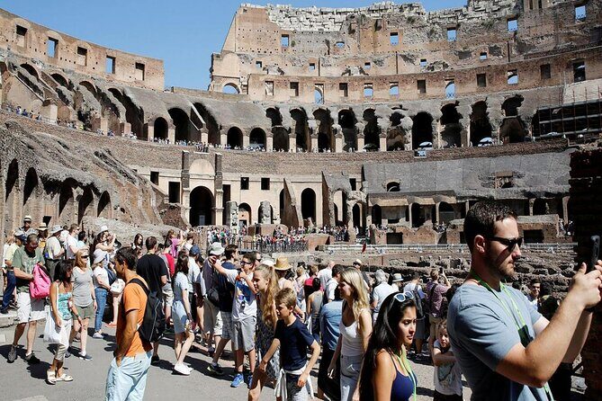 Colosseum and Palatine Hill: Unveil Rome’s Ancient Spectacles - Meeting point and what to bring to avoid losing time