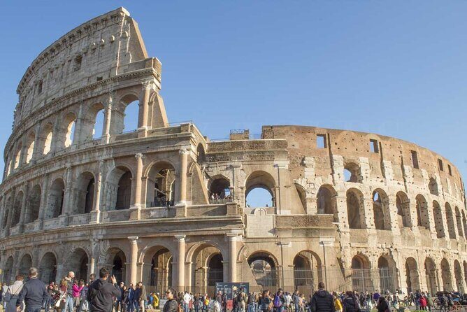 Colosseum and Roman Forum Treasure Hunt Tour for Kids & Families - Arch of Constantine: triumph seen through kid-sized games