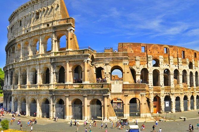 Colosseum Arena Private Tour With Access Forum and Palatine hill - Why a 1-Hour Private Colosseum-Forum-Palatine Combo Works