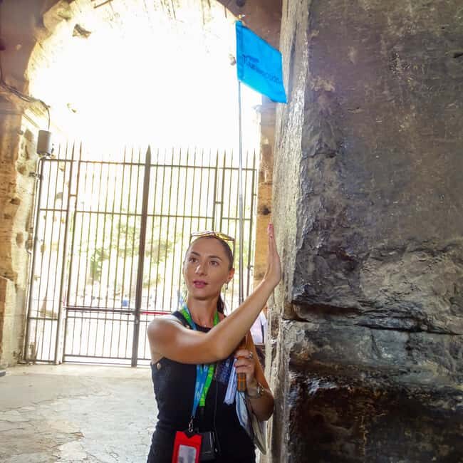 Colosseum, Forum & Palatine Hill Guided Walking tour - The Roman Forum stop: politics, monuments, and everyday power