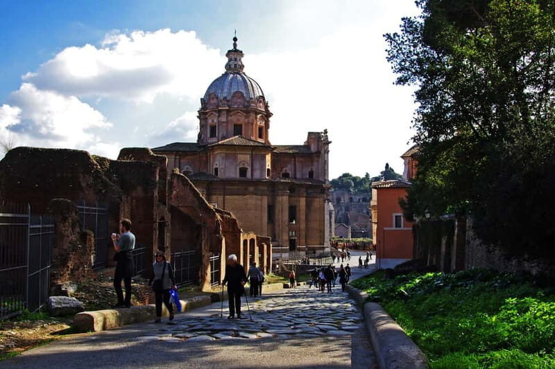 Colosseum, Forum & Palatine Hill Guided Walking tour - Palatine Hill: imperial residences and the myth of Romulus and Remus