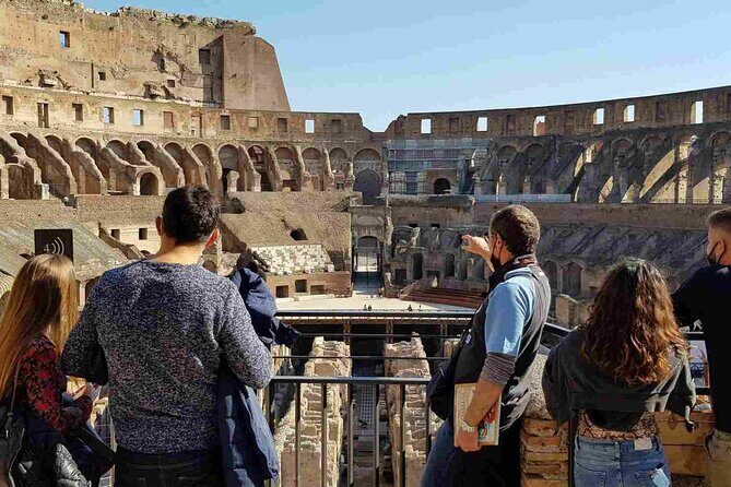 Colosseum Guided tour & access to Roman Forum Palatine Hill - Group size and language: what it means for your experience