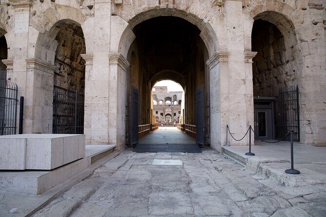 Colosseum Underground Small Group Guided Tour - Stop 3 and the upper levels: panoramic views with context