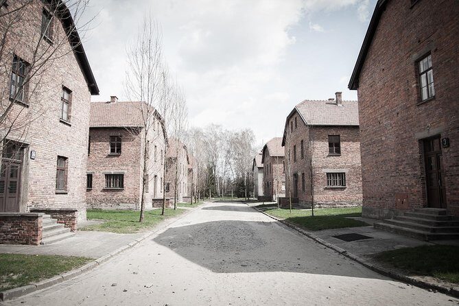 Combined: Auschwitz Birkenau and Salt Mine private chauffeur from Krakow - Why combine Auschwitz-Birkenau and the Salt Mine in one day