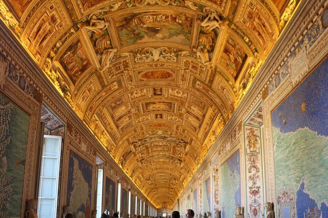 Combo Colosseum, Vatican and Sistine Chapel Tour - Palatine Hill: quick access to the emperors’ neighborhoods