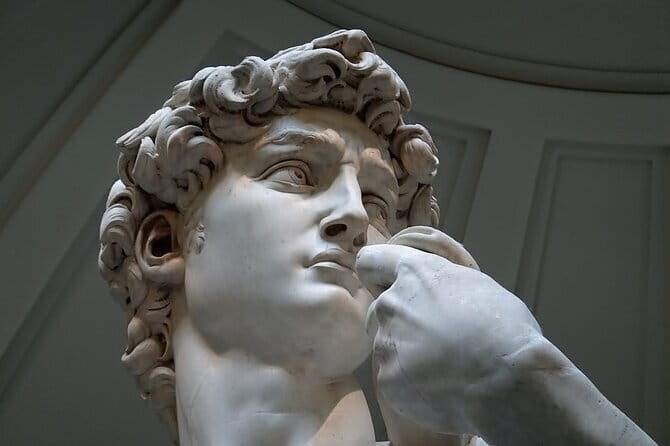 Combo Privado : Accademia, paseo por la ciudad y Galeria Uffizi - Entering Galleria dell’Accademia: David and the Prisoner sculptures