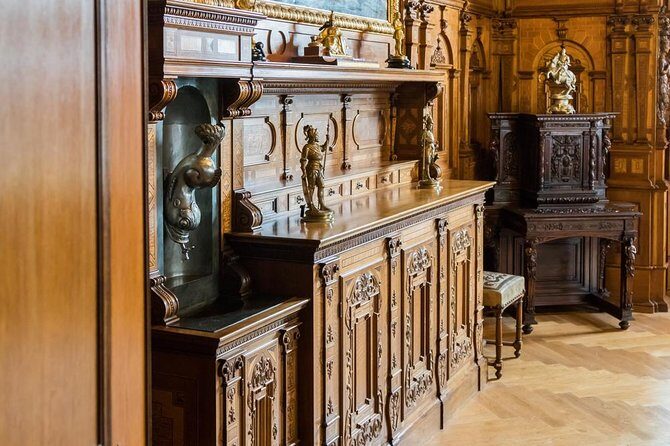 Day trip to Dracula's Castle, Peles Castle and Medieval Brasov - The 7:00 am Pickup: How to Avoid the Most Common Stress