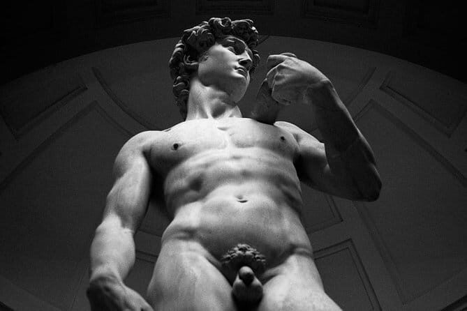 Discover Florence: Uffizi and Accademia Gallery small-group tour - Start at Piazzale degli Uffizi: quick bearings, then right into the city core