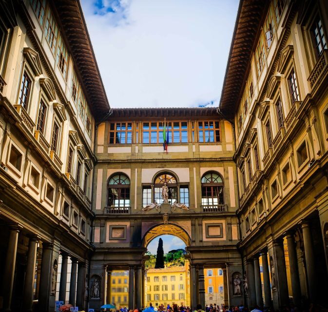 Discover Uffizi and Palazzo Vecchio: Half Day Guided Tour - What you will not get: secret passages