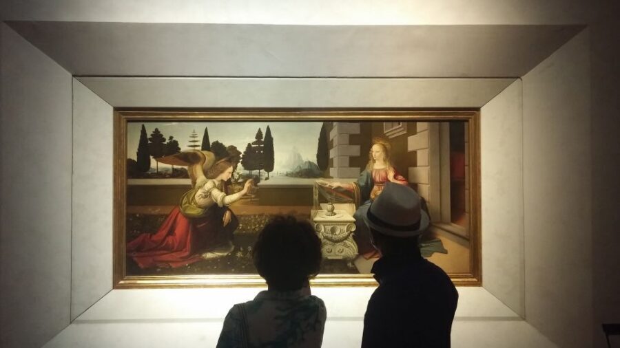 Discover Uffizi and Palazzo Vecchio: Half Day Guided Tour - Small-group experience and the radio system
