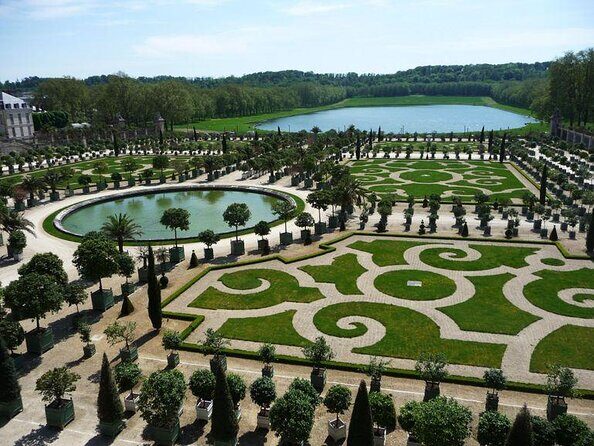Discover Versailles on electric 2-wheelers (Yes to PRM) - Key highlights you’ll feel right away
