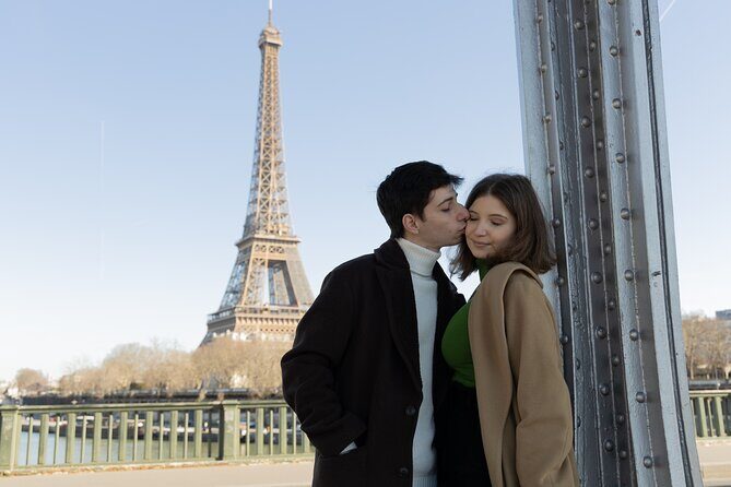 Eiffel and La Seine Photo Shoot - Paris Photographer - Why a 25-minute Eiffel-and-Seine shoot is such a smart idea