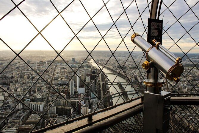 Eiffel Tower Access to 2nd Floor & Summit with Host by Lift - How suitable is this for different visitors?