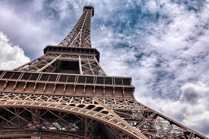 Eiffel Tower Access up to 2nd Floor with Host and Optional Summit - Meeting at Jules Verne: small details that prevent big stress