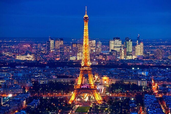 Eiffel Tower Access up to Summit with Guiding Host - Where You Meet and How the Timing Works