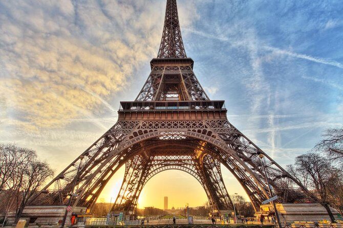 Eiffel Tower Dedicated Reserved Access Top or 2nd floor by lift - Reserved Elevator Time: Your Shortcut Into the Eiffel Tower
