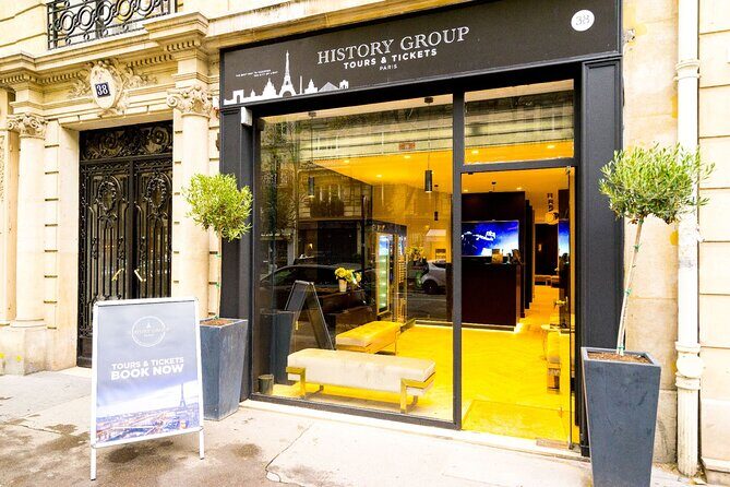 Eiffel Tower Dedicated Reserved Access Top or 2nd floor by lift - The Guided Part: Short Orientation, Real Value
