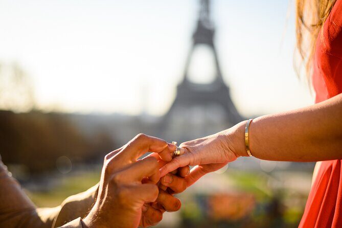Eiffel Tower Photographer, Professional Photo shoot - Paris - Price and Value: When $207.01 Feels Smart (and When It Might Not)