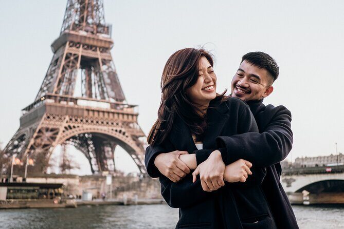 Eiffel Tower Private Photoshoot With a Professional Photographer - The walk and photo stops: how you get variety fast