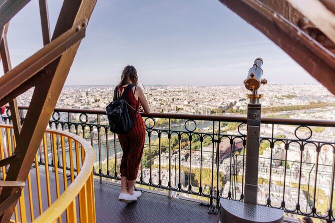 Eiffel Tower Reserved Access Summit or 2nd Floor Guided by Lift - Elevator Tickets to the 1st Level: Glass Floor Views in the Middle