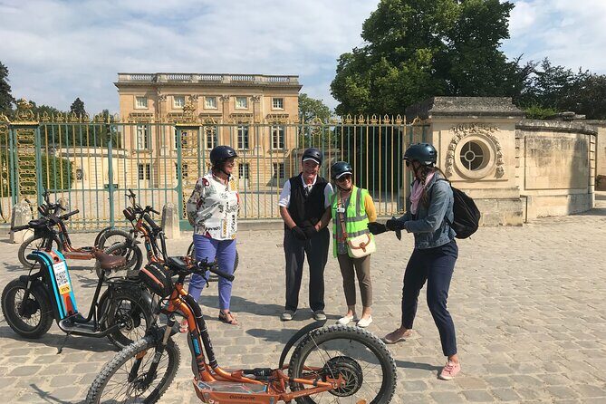 Electric 2-wheeler tour of the Chateau Park and Gardens - Neptune to Dragon to Latone: Fountains With Louis XIV’s Face