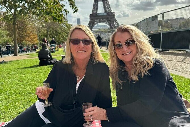 Exclusive Gourmet Picnic Experience at the Eiffel Tower - Price and value: is $108.38 per person worth it?